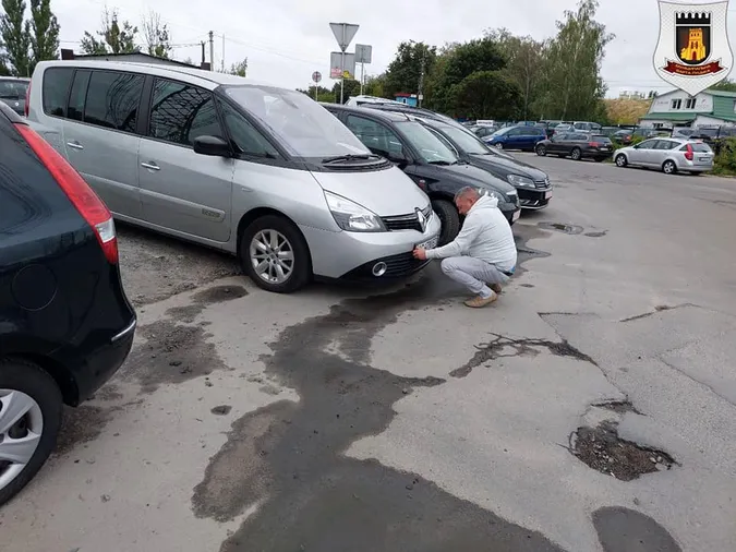 У Луцьку муніципали виписали понад 150 штрафів водіям біля авторинку (фото)