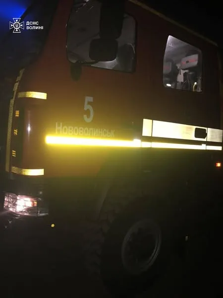 Замикання електромережі: в селі на Волині годину гасили пожежу в будинку (фото)