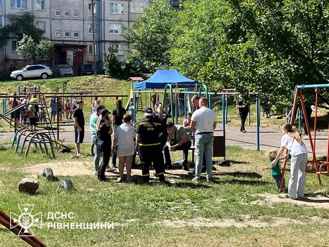 Жахлива пожежа у Рівному: загинула дитина, ще троє – у лікарні (фото)
