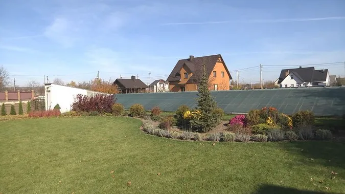 Волинянин вирощує цитрусові у власній теплиці під землею (фото)
