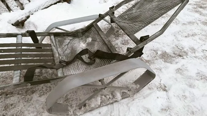 Волиняни виготовили понад сотню евакуаційних візків для військових (відео)