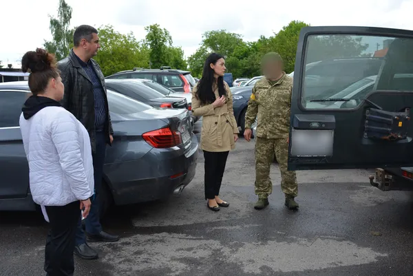 З Волині на передову військовим передали аптечки (фото)