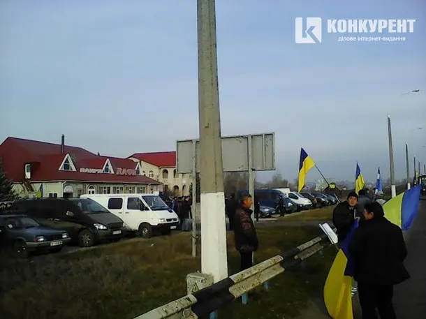У Херсонській області аграрії перекрили Антонівський міст