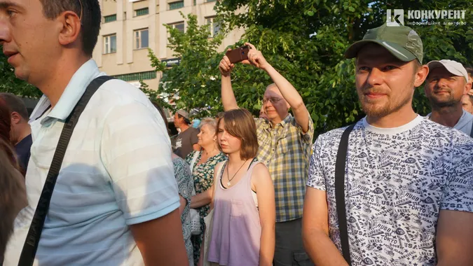 Прийшли сотні людей: у Луцьку виступив запальний гурт Оt Vinta (фото, відео)