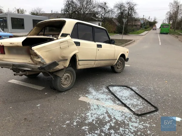 У Нововолинську «Фольксваген» в’їхав у «Жигулі»