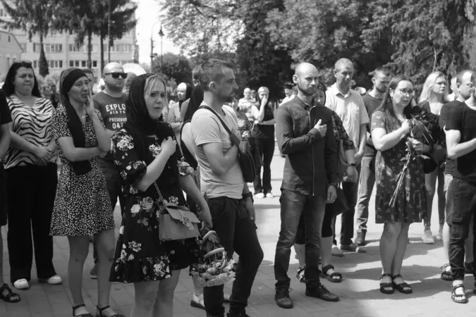 З болем і душевним смутком: у Луцьку прощалися із захисником Максимом Галайдою (фото)