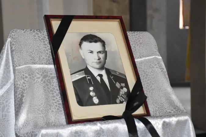 Пішов у вічність на 102-му році життя: у Луцьку попрощалися з ветераном Другої світової війни (фото)