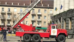 У центрі Луцька – рятувальники: що відбувається (фото, відео)