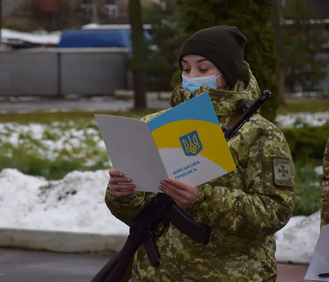У Луцьку прикордонники-новобранці склали військову присягу (фото)
