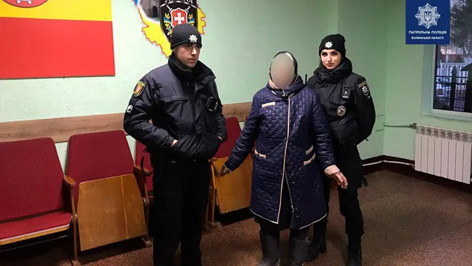 У Луцьку патрульні розшукали 88-річну бабусю, яка загубилася (фото)