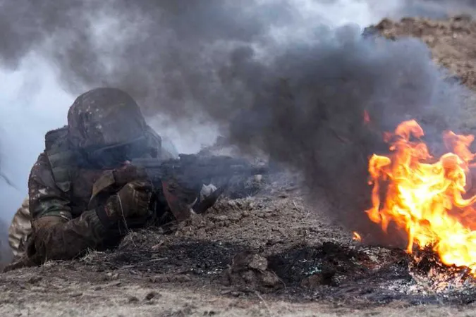 «Слуги» з іноземними журналістами потрапили під обстріл