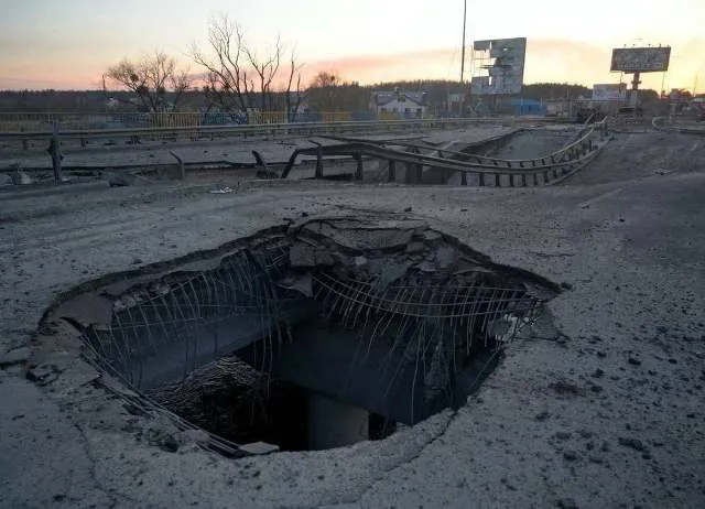Оборона Києва: підірвали міст на підступах до столиці