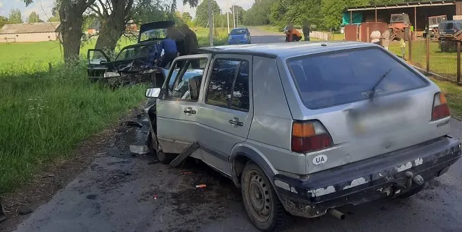 Лоб у лоб: на Волині біля кордону – ДТП з потерпілими (фото, відео)