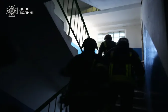 У Луцьку – численні руйнування та пожежі внаслідок ворожої атаки (фото)