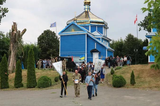 На Волині провели в останню земну дорогу Захисника Ігоря Андрійчука (фото)