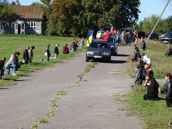 Останній бій прийняв на Сумщині: у Турійській громаді попрощалися з Ігорем Бебесом (фото)