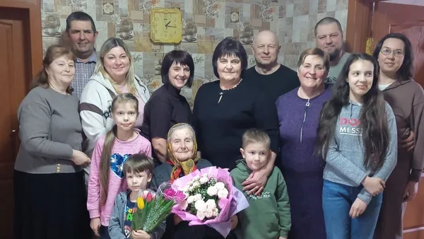 Має 20 правнуків і праправнука: волинянка відзначила 90-річчя (фото)