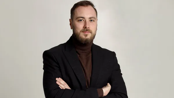 Євгеній Мікоян