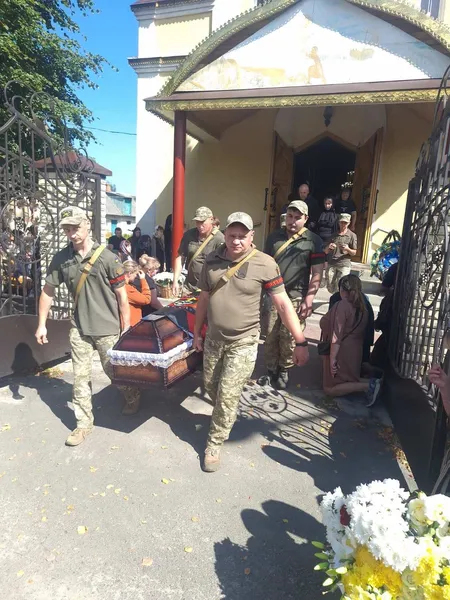 Назавжди 27: на Волині провели в останню дорогу Героя Богдана Денисюка (фото)