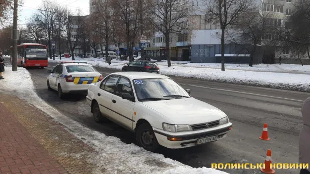 У Луцьку на проспекті Молоді збили жінку на пішохідному переході (фото)