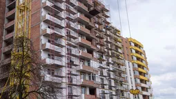 У Луцьку обмануті вкладники самотужки добудували обіцяний будинок 