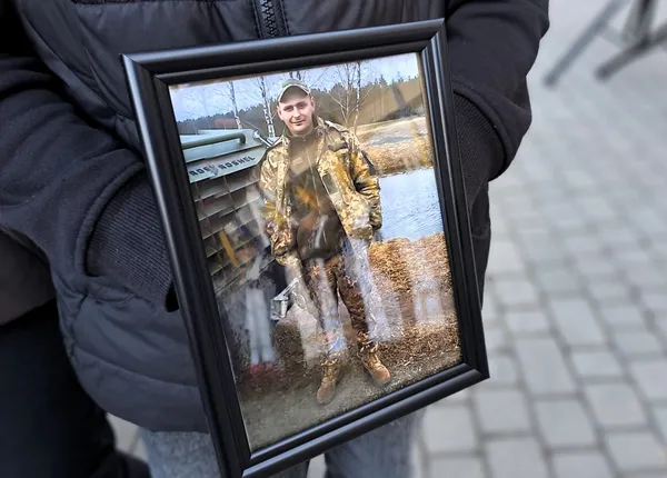 На Ковельщині попрощалися із молодими воїнами – Сергієм Левчуком та Михайлом Мончуком (фото)