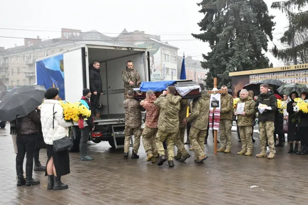 У Луцьку попрощалися із загиблим захисником України Валентином Бугайчуком (фото)