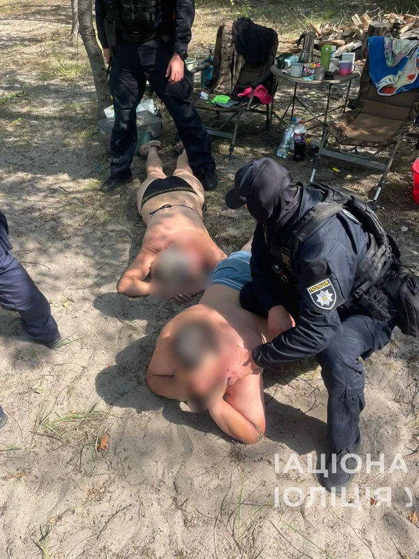 Смаколики для наркоманів: на Волині подружжя торгувало печивом з канабісом (фото, відео)