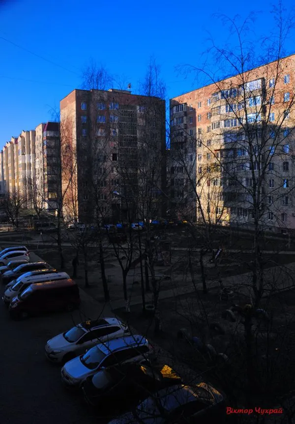 Синій колір надії і яскраві вогні: яким був перший день 2020 року у Луцьку (фото)