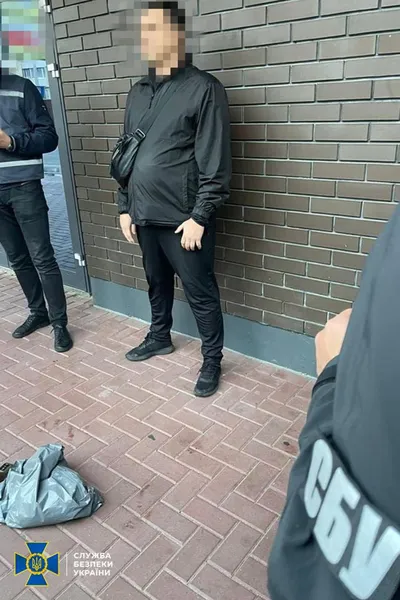 У Луцьку СБУ затримала депутата від ОПЗЖ, який допомагав ухилянтам втікати за кордон (фото, відео)