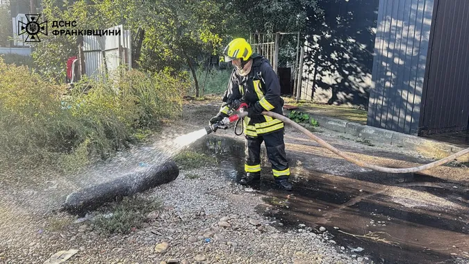 У Франківську сталася масштабна пожежа – згорів двоповерховий паб (фото, відео)