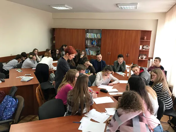Луцькі психологи розповідали старшокласникам,  як бути успішними (фото) 