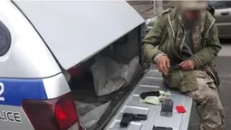 П’яний лучанин у маршрутці розмахував пістолетом (фото)