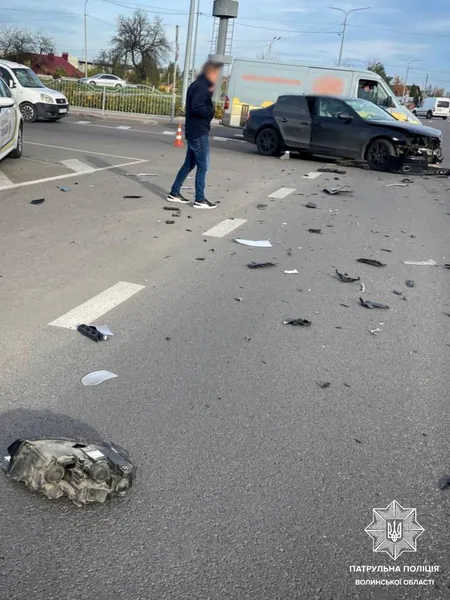 У Луцьку «ауді» в'їхала в автобус (фото)