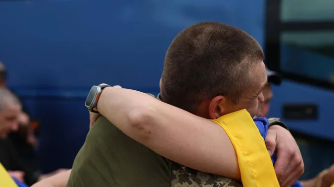 На Волинь з полону повернулися ще восьмеро захисників (фото)