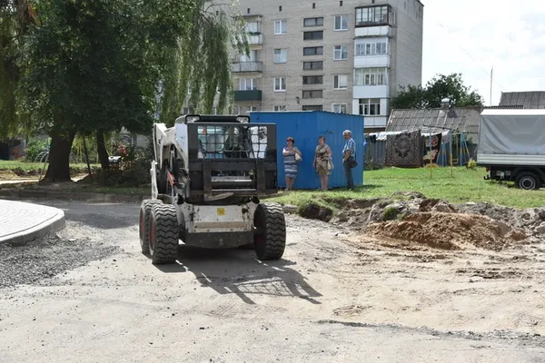 Як у Луцьку ремонтують дороги (фото) 