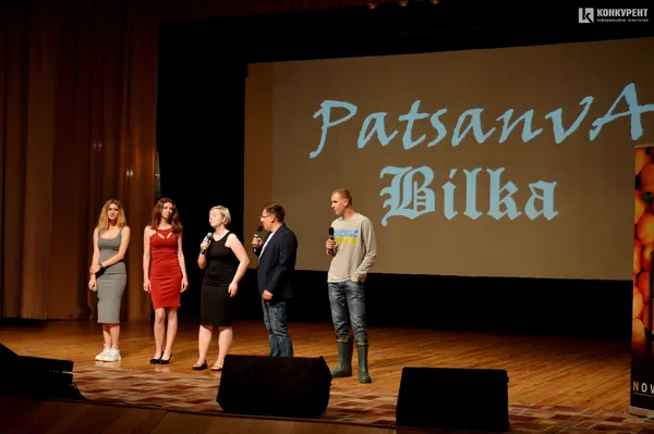 Хірунья, львівська гопота та стриптиз від мами: у Луцьку відбулася студентська «Ліга сміху» (фото)