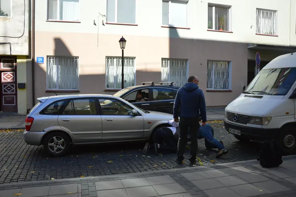 Відтягували тросом: у Луцьку – ДТП на Кривому Валу (фото)