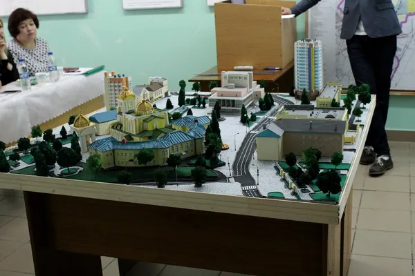У луцькому «політесі» створили унікальний макет Театрального майдану (фото) 