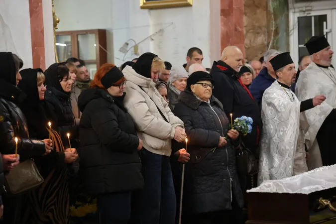 У Луцьку попрощалися з Героєм Михайлом Чернюком (фото)