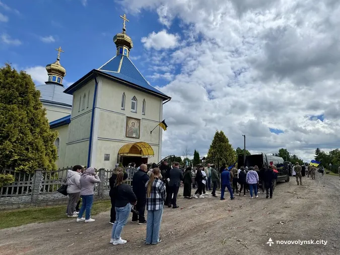 На Волині провели в останню дорогу Героя Андрія Грущука (фото)
