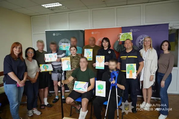 На Волині поранені воїни малюють пальцями (фото)