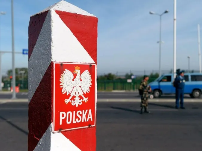 Польща працює над рішенням, яке дозволить відмовляти росіянам у видачі віз