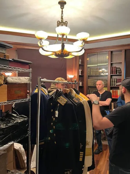 Недополководець: показали шокуючі кадри з обшуків у Шуфрича