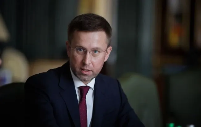 Бруківка та парки почекають: Кабмін скорочує видатки через затримку допомоги