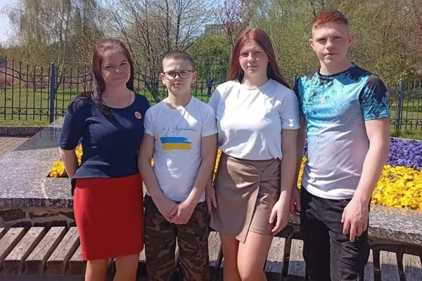 Тетяна Винокурова з трьома дітьми, громадянами України