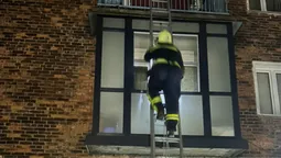 Нововолинські рятувальники визволяли літнього чоловіка з квартири (фото)