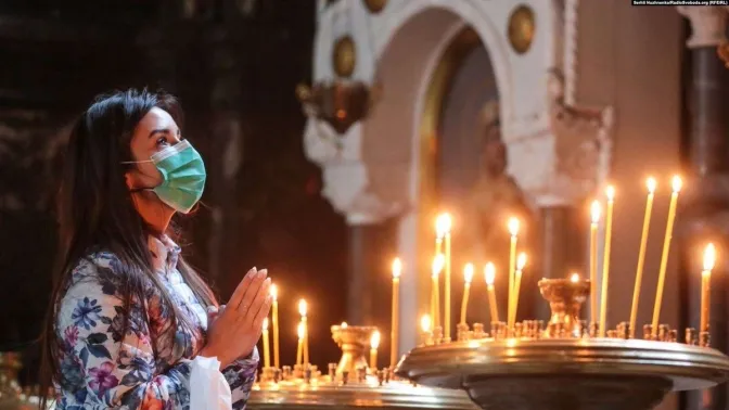 МОЗ планує переглянути обмеження щодо кількості людей у храмах