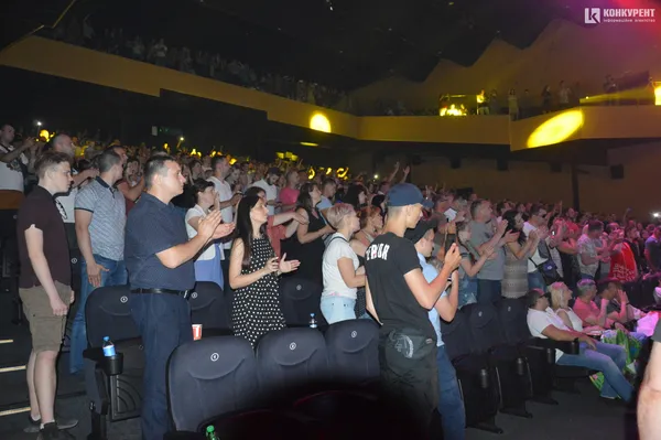 «Воины света»: в Луцьку відгримів концерт гурту «Ляпіс 98» (фото)