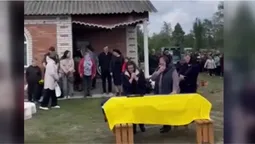 На Волині – скандал: священник УПЦ «МП» не пустив до церкви хоронити Героя (відео)
